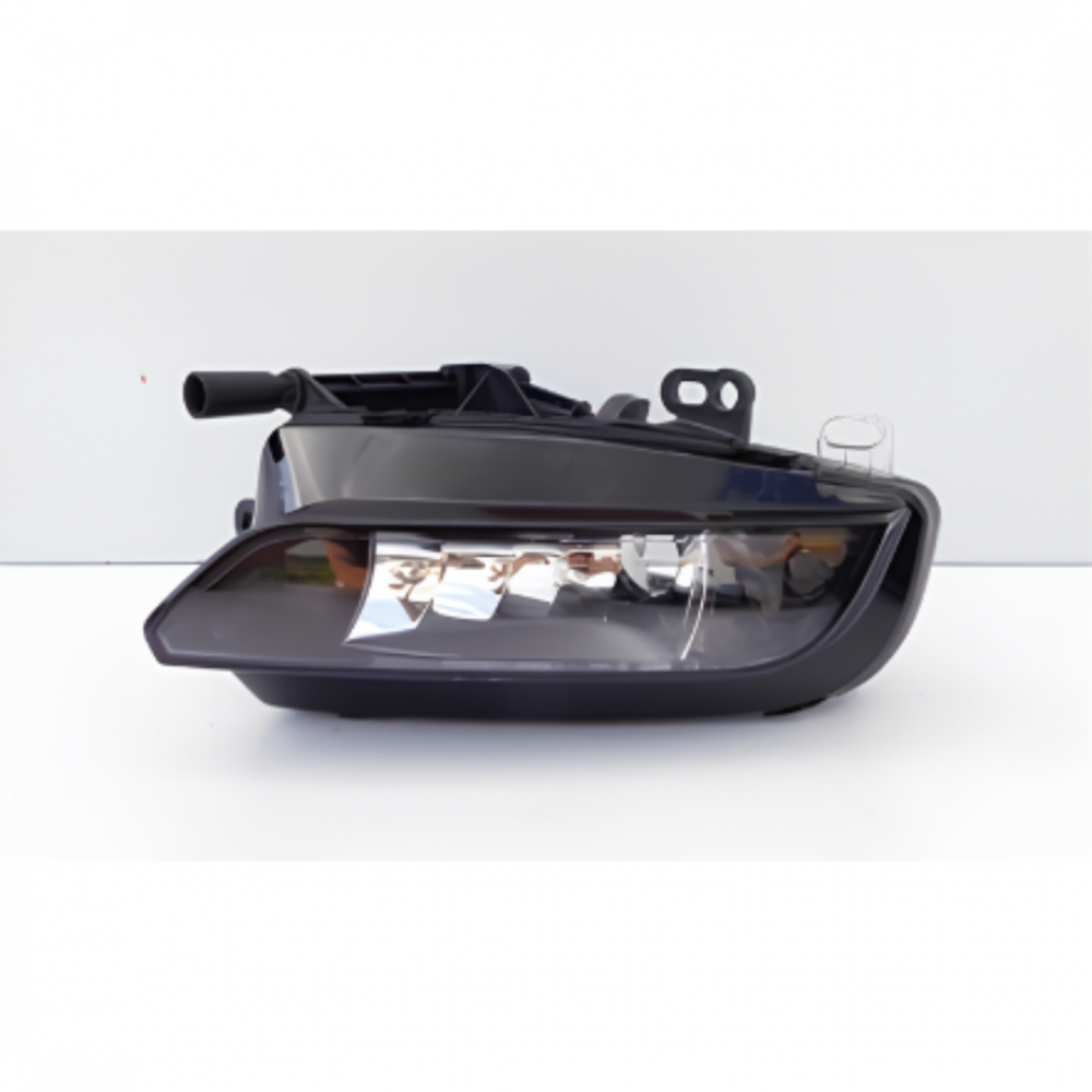 AUDİ A3 HATCHBACK 2013-2016 SİS FARI SAĞ 8V0941700C