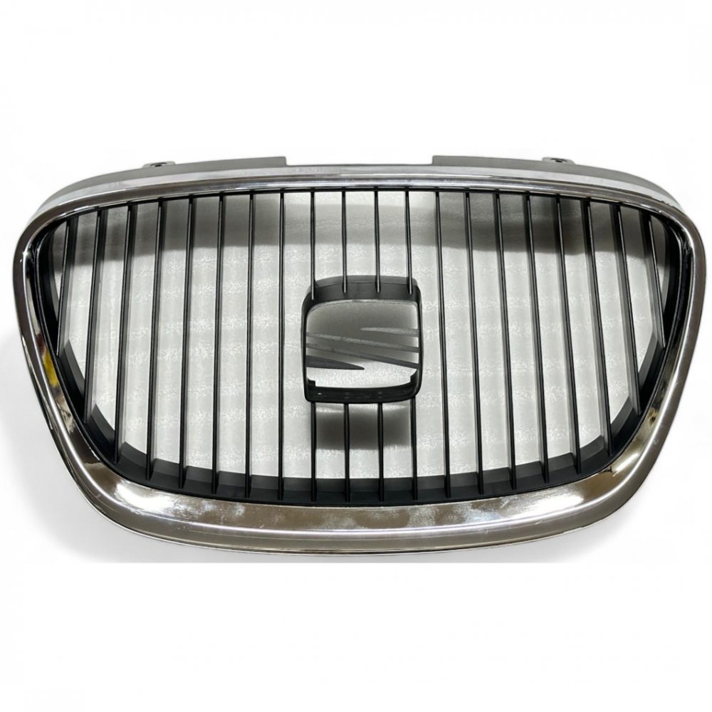 SEAT LEON 2009-2013 ÖN PANJUR KROM ÇERÇEVE 1P0853651A 2ZZ