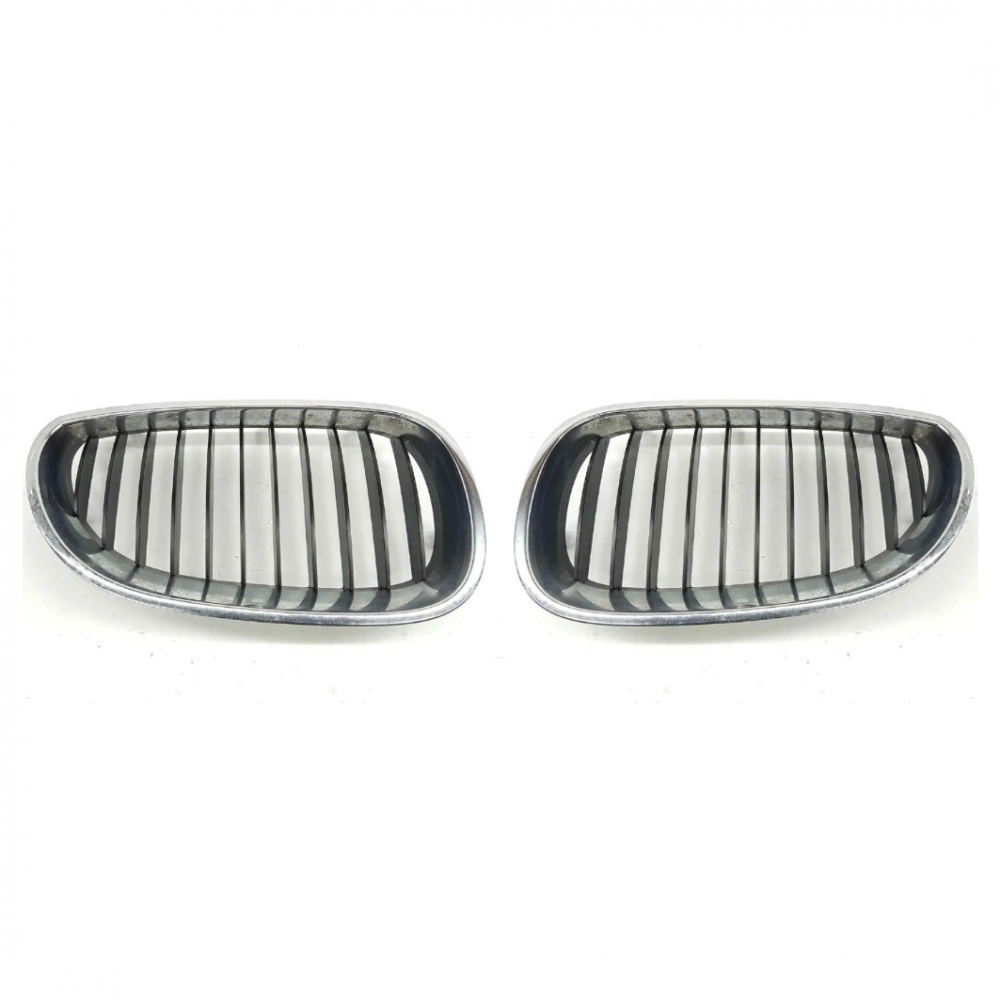 BMW E60 2004-2009 ÖN PANJUR KROM SİYAH SET 51137027061/62